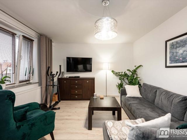 Sprzedam słoneczne dwupoziomowe mieszkanie 63 m² z widokiem na Zalew Kamieński