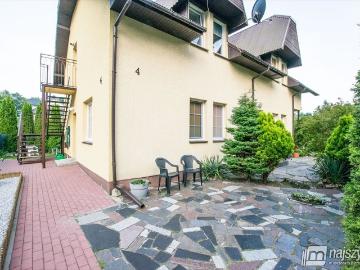 Dwupoziomowy dom blisko morza z wynajmem turystycznym