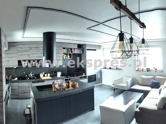 Dwupoziomowy loft 77 m² z balkonem, po remoncie, zamknięty teren