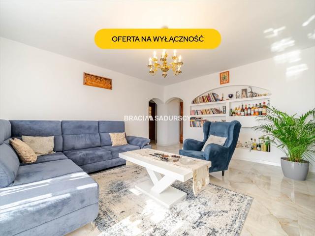 Dwurodzinny dom 220 m² z pięknym widokiem i dużą działką