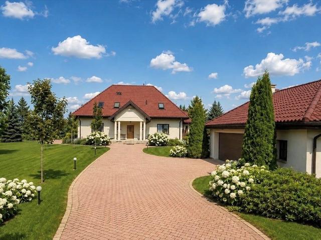 Dwurodzinny dom z ogrodem, garażem 70 m² i tarasem