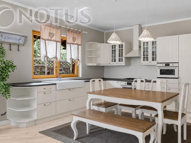 Dwurodzinny dom z potencjałem, 409 m², garaż i ogród