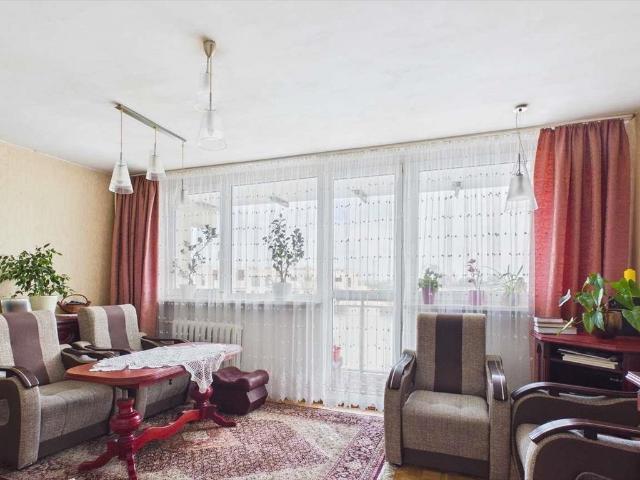 Przestronne 2 pokojowe mieszkanie z balkonem w Biskupinie