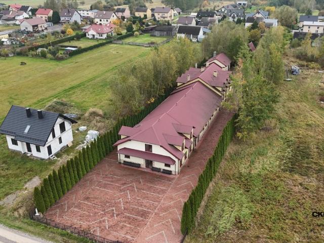 Duży obiekt 727 m² z salą i noclegami polecam!