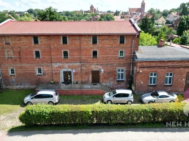 Duży obiekt 1000 m2 z potencjałem w centrum Reszla