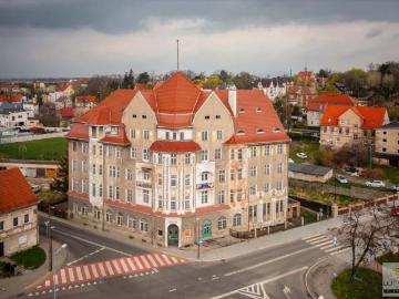 Duży obiekt 2498 m² z potencjałem inwestycyjnym