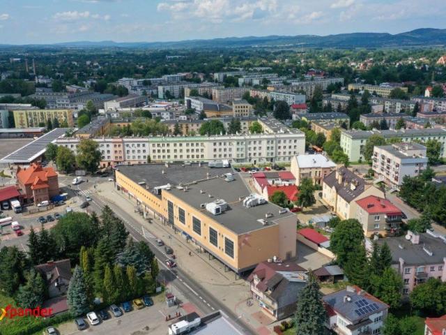 Duży obiekt handlowo usługowy 6408 m2 z parkingiem