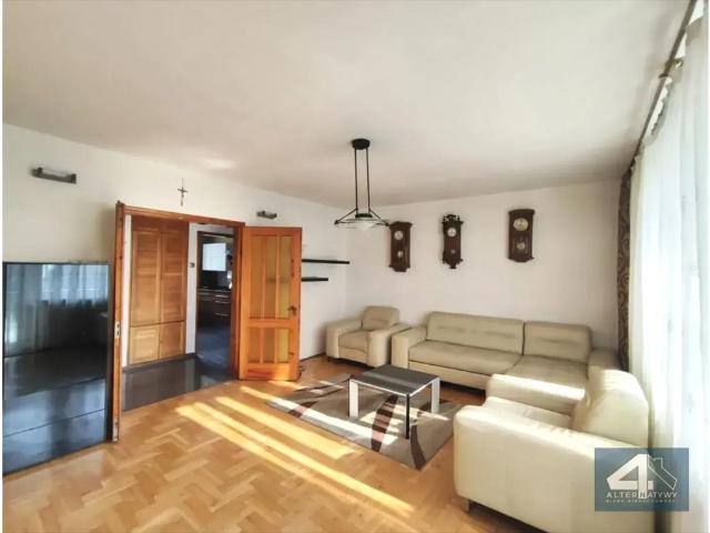 Duży dom 200 m² z 6 sypialniami, ogród i garaż