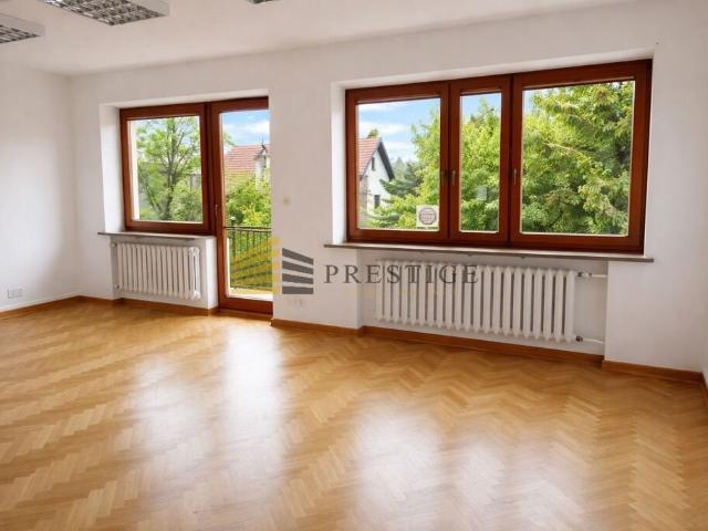 Duży dom 350 m² z ogrodem, biura i magazyny, gotowy!