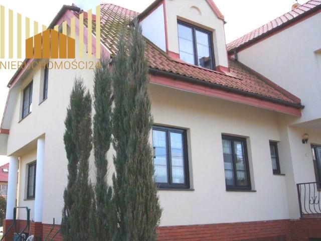Polecam przestronny dom 360m² z garażem i ogrodem w Białołęce