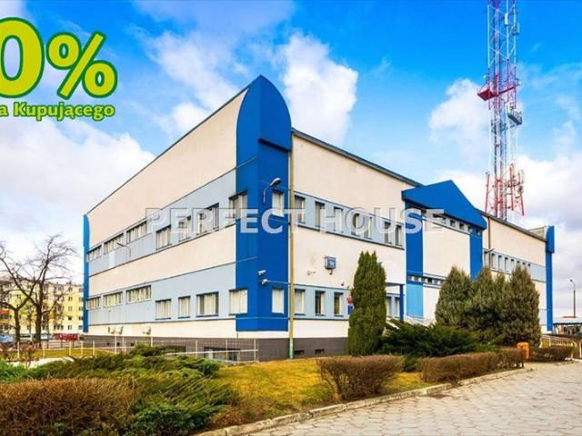 Duży kompleks biurowo techniczny 3777 m² w centrum Sieradza