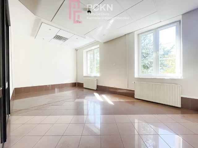 Duży lokal biurowo usługowy 240 m2, klimatyzacja, monitoring