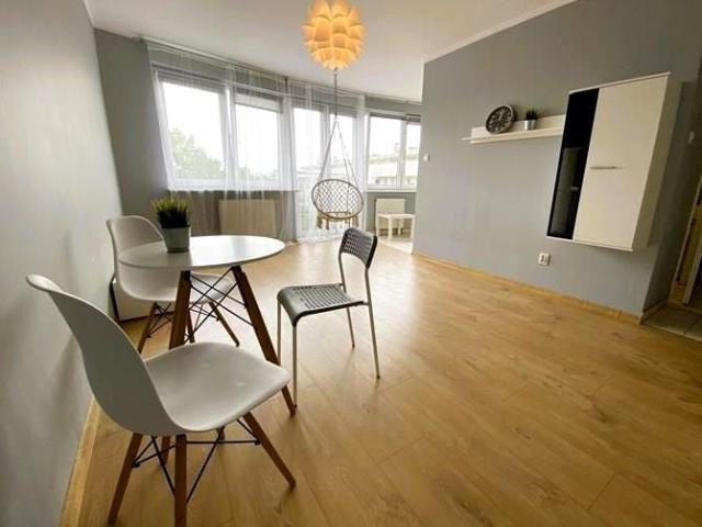 Duża kawalerka, 30 m2 Sieradzka 10, Grunwald Poznań