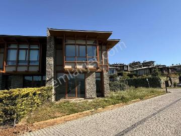 Düşler Vadisi Riva'da Alt Yapısı Yapılı Satılık 2+1 Köşe Villa