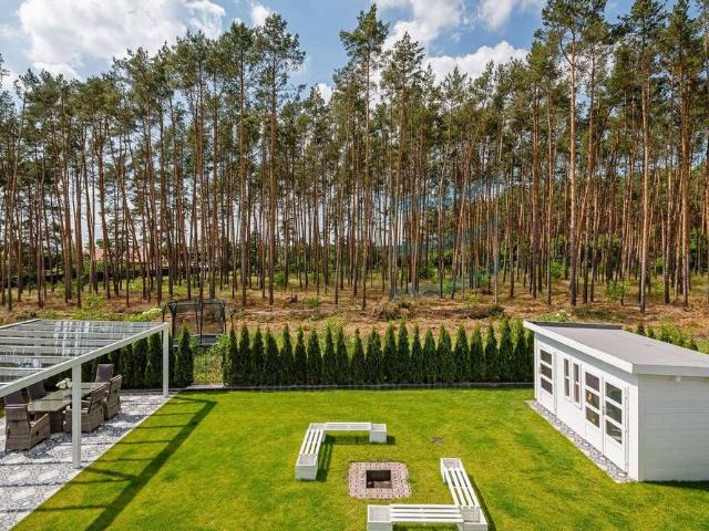 Du suchst Luxus? Hier gefunden! Haus, Garten, Wellnes. und ein Wald vor der Tür
