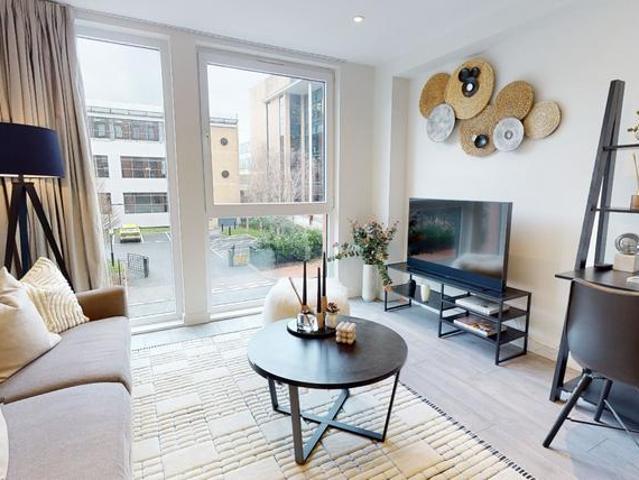 Dumballs Road 1 bed flat to rent £1,356 pcm £313 pw