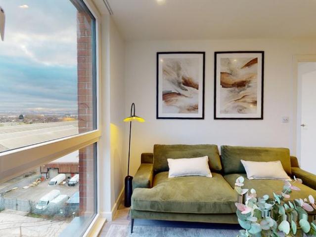 Dumballs Road 2 bed flat to rent £1,546 pcm £357 pw
