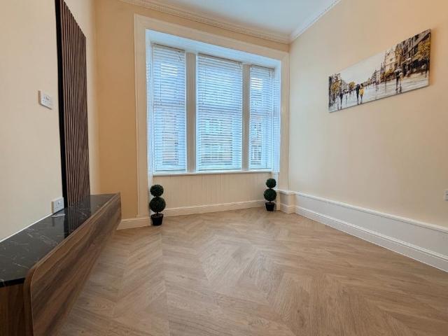 Dumbarton Road, 1/2, Glasgow, Thornwood, G11 6RA