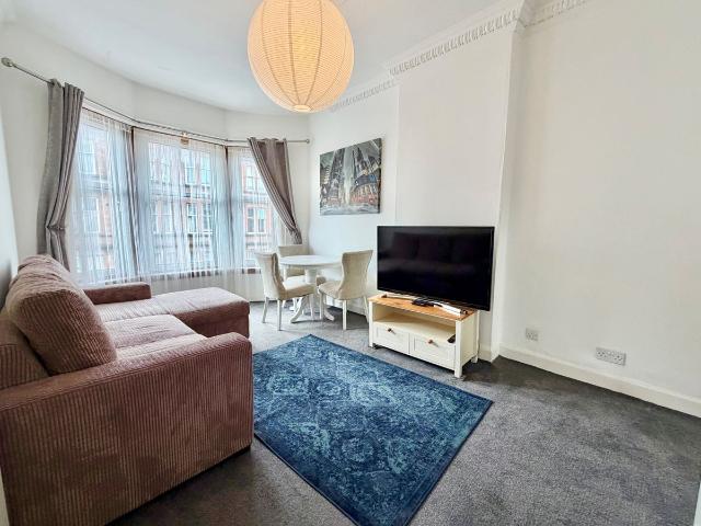 Dumbarton Road, Glasgow G11, 1 bed flat to rent, £1,100 pcm | PrimeLocation