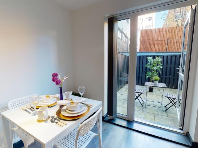 Dumfries Street, Luton LU1, Studio to rent, £870 pcm | PrimeLocation