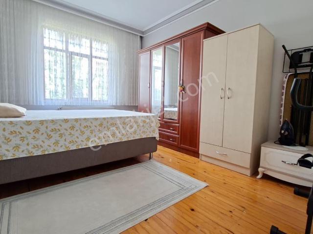 Dumlupınar Da Kendine Ait Bahçesi Olan 4+1 Satılık Daire