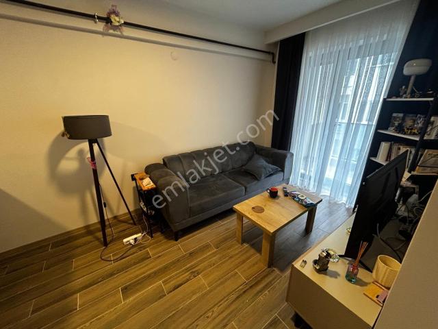 Dumlupınarda Oruç 242 De Kiracılı 2+1 Eşyalı Satılık Daire