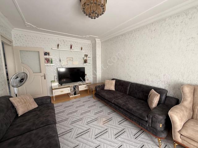 Dumlupınar'da Satılık 3 Katlı Mustakil Ev 120 M2 Bakımlı