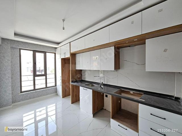 DUMLUPINAR MAHALLESİNDE BARIŞ CADDESİ YAKINI 2+1 SATILIK GENİŞ LÜX SIFIR DAİRELER