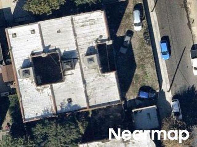Dumont Ave