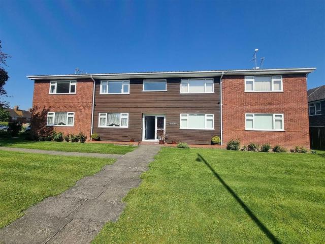 Dunton Green, Sevenoaks TN13, 1 bed flat to rent, £1,350 pcm | PrimeLocation