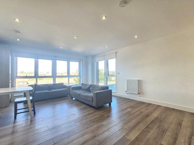 Dunton Road, Leyton E10, 3 bed flat to rent, £2,500 pcm | PrimeLocation