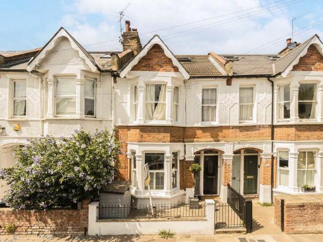 Duntshill Road, London SW18 2 bed maisonette to rent £2,500 pcm £577 pw