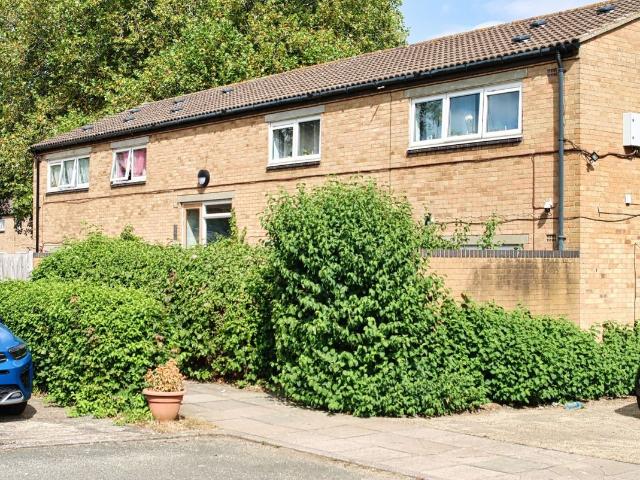 Dunvedin Place, Hodge Lea, Milton Keynes MK12, 2 bed flat to rent, £995 pcm | PrimeLocation
