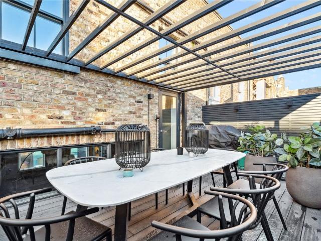 Dunworth Mews, Notting Hill W11, 2 bed flat to rent, £12,783 pcm | PrimeLocation