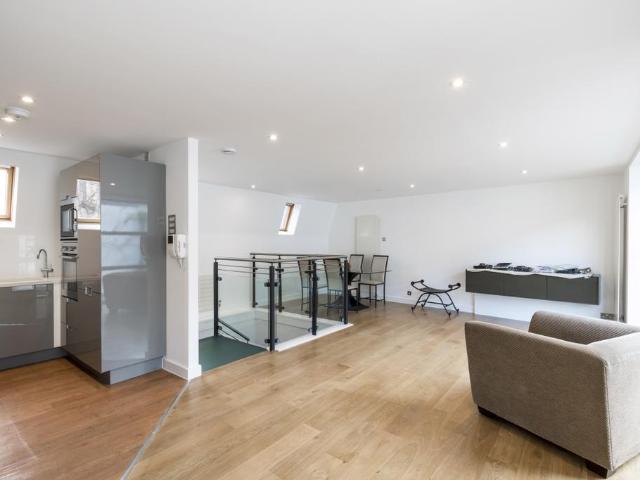 Dunworth Mews London W11 2 bed mews to rent £5,200 pcm £1,200 pw