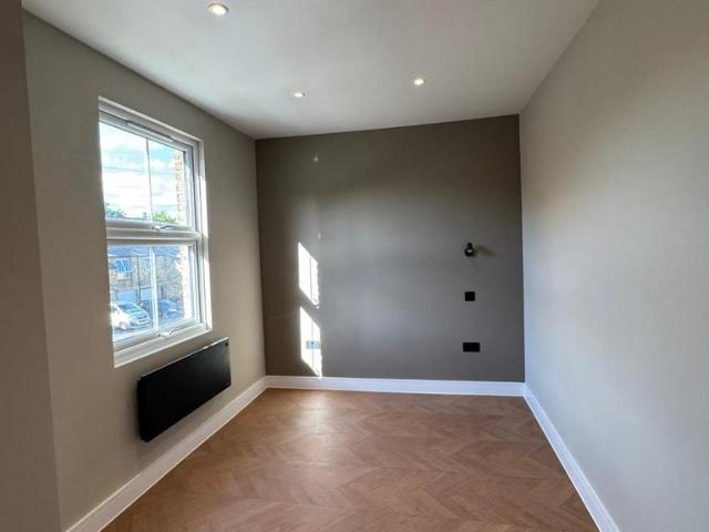 Dunbar Street, London, SE27 6 bed house to rent £7,752 pcm £1,789 pw