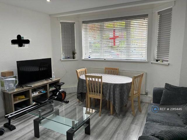 Duncan Court, London, N21 2 bed flat to rent £2,000 pcm £462 pw