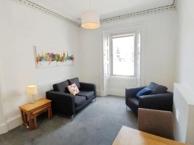 Duncan Street, Edinburgh, EH9 2 bed flat to rent £1,650 pcm £381 pw