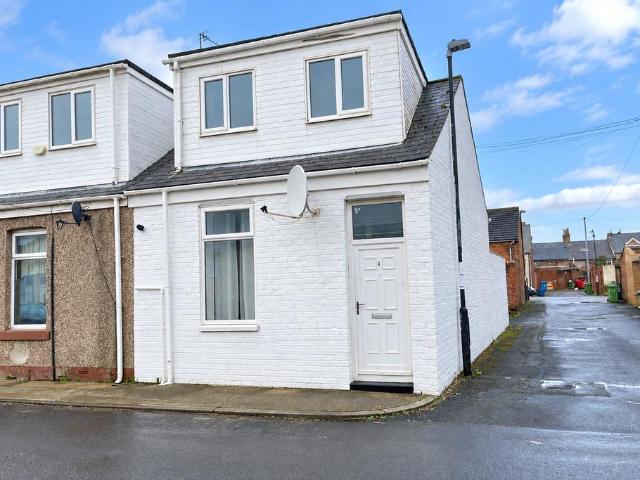 Duncan Street, Sunderland, Tyne and. 1 bed in a house share to rent £375 pcm £87 pw