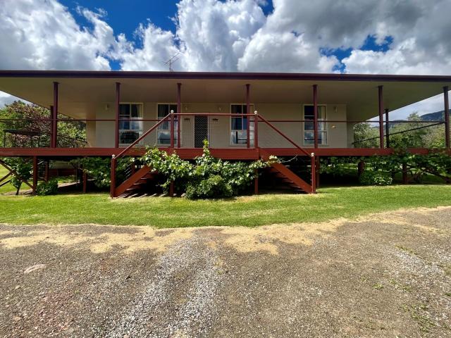 DUNCANS CREEK 4 Bedroom Home with Acreage on Olive Plantation