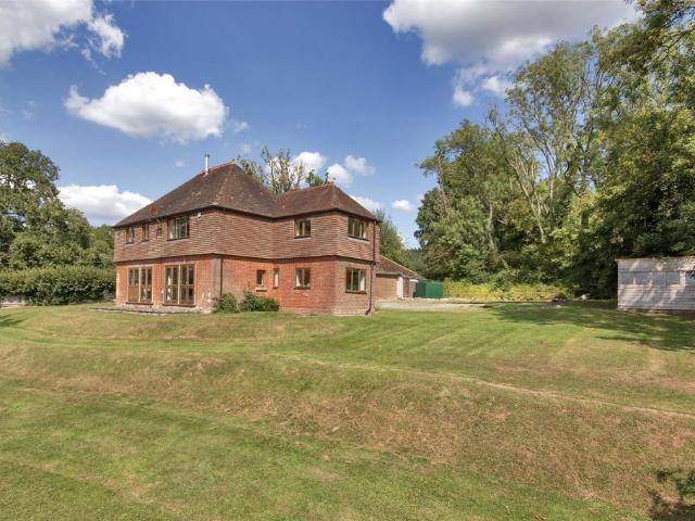 Dundale Road, Tunbridge Wells, TN3 4 bed detached house to rent £3,200 pcm £738 pw