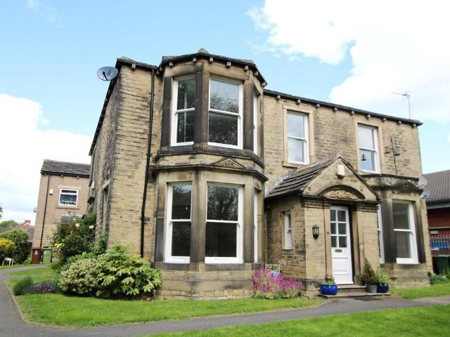 Dundalk Court, Ossett, WF5 2 bed apartment to rent £900 pcm £208 pw