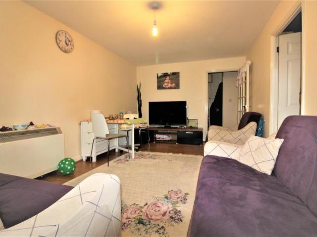 Dundas Mews, Enfield Island Village 1 bed flat to rent £1,450 pcm £335 pw