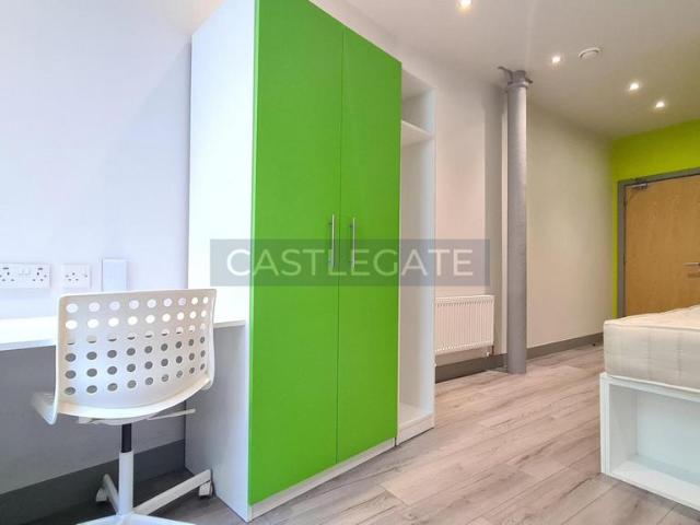Dundas Works, Dundas Street. 1 bed in a flat share to rent £490 pcm £113 pw