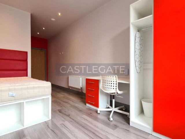 Dundas Works, Dundas Street. 1 bed in a flat share to rent £490 pcm £113 pw