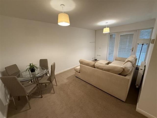 Dundee, 3 bed flat to rent £1,100 pcm £254 pw