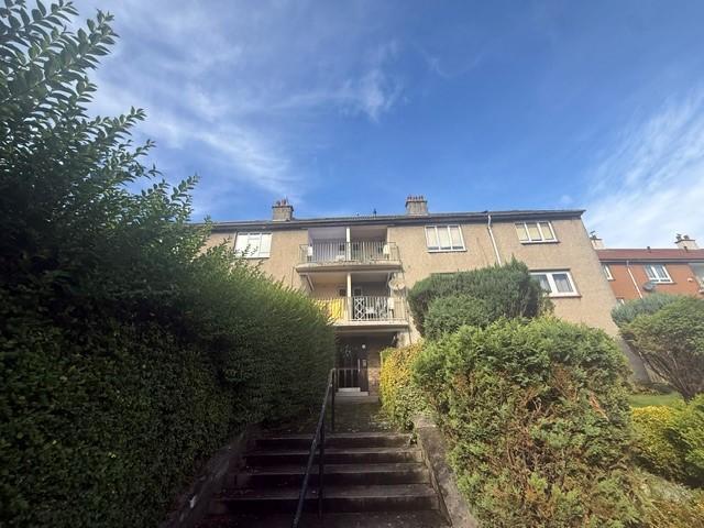 Dunearn Drive, Kirkcaldy KY2 2 bed flat to rent £825 pcm £190 pw