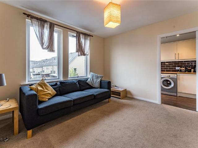 Dunedin Street, Edinburgh, EH7 1 bed flat to rent £925 pcm £213 pw