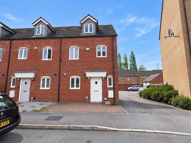 Dunlop Avenue, Farnley, Leeds 4 bed townhouse to rent £1,400 pcm £323 pw