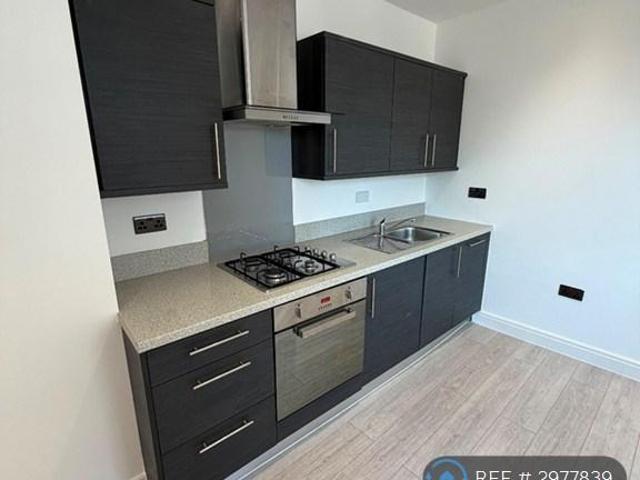 Dunluce House, London, NW6 2 bed flat to rent £2,400 pcm £554 pw